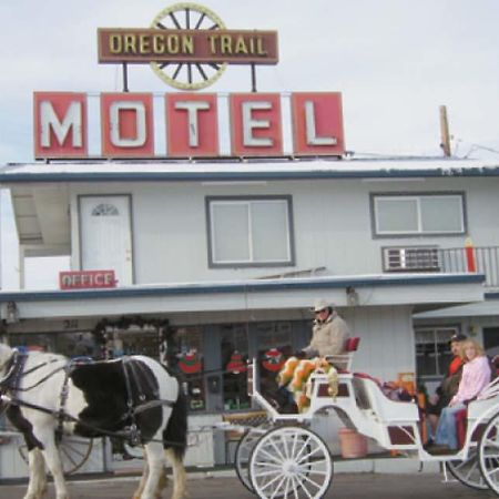 Oregon Trail Motel And Restaurant Бейкер-Сити Экстерьер фото